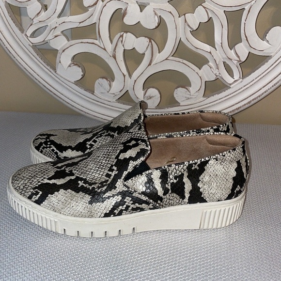 Soul Naturalizer women’s  slip on sneaker 10 python snakeskin loafer cream black - Picture 4 of 10